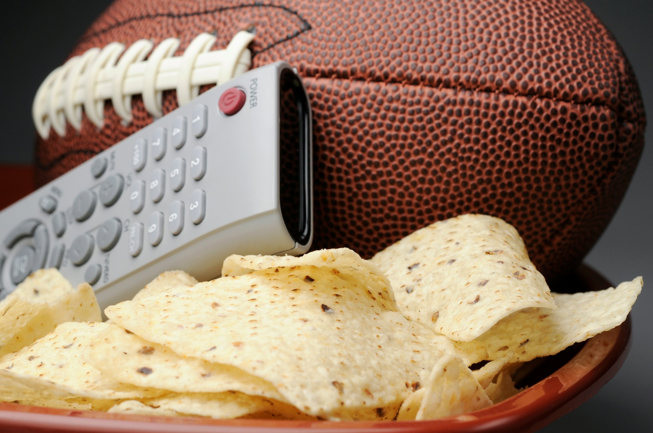 tapped-to-host-the-super-bowl-party-but-dgaf-about-football?-heres-your-guide.